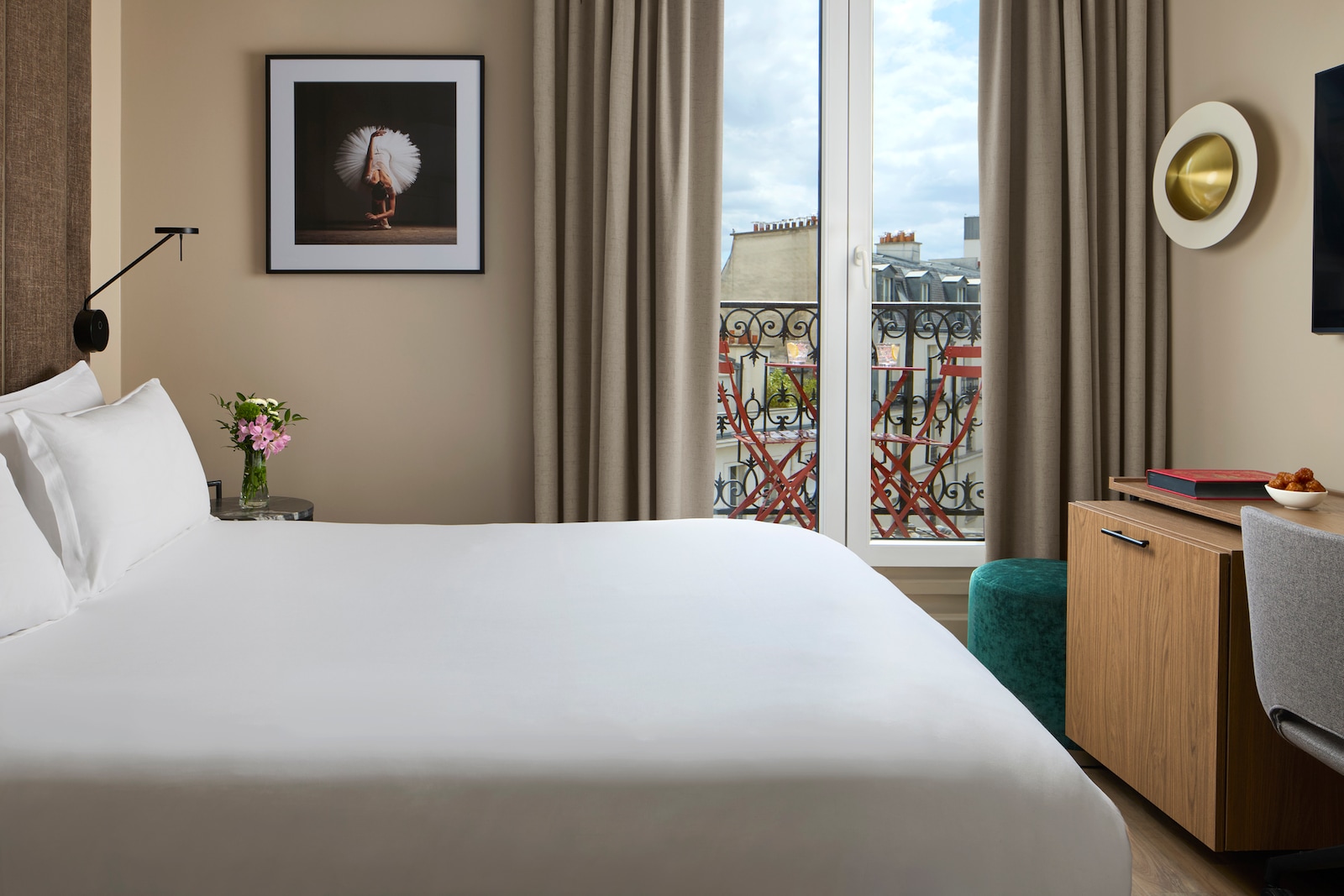 Paris Alternative 1:  NH Opéra